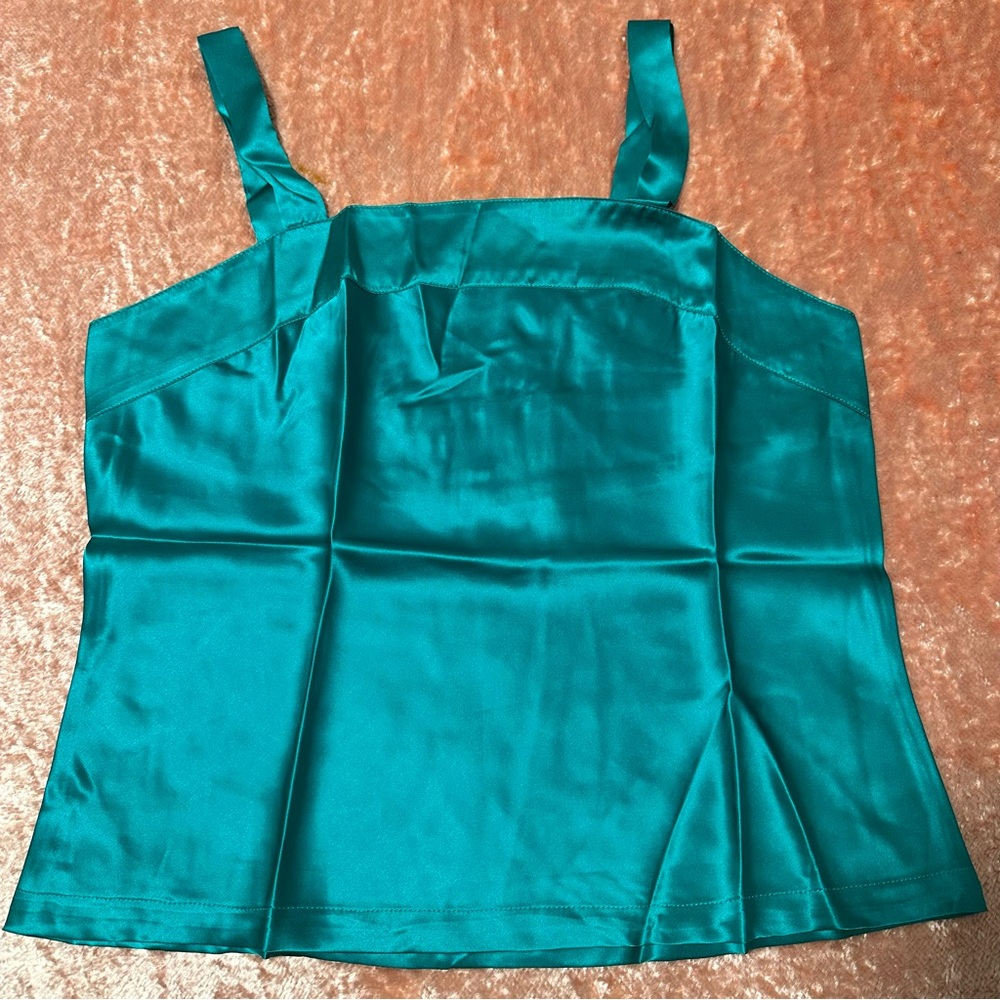 NWT Victoria’s Secret true vintage tank top from the 90s 100% silk size P